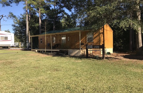 Willis Cabin | beautiful cedar hut in the woods