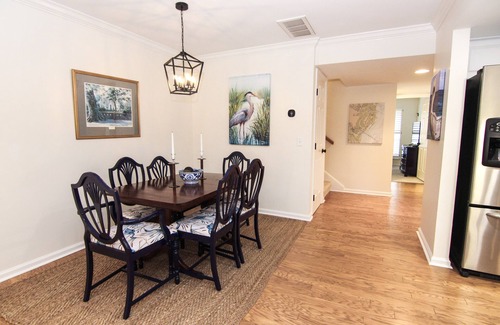 Epworth Acres House | Beautiful Centrally Located Getaway