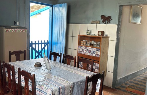 Tres Coracoes Cottage | Beautiful Centennial Farm in Três Corações