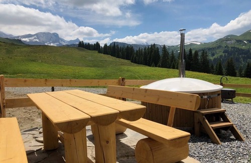 Lenk Ski Chalet | Beautiful Chalet on 1800 Meters altitude, renovated in style to high standard