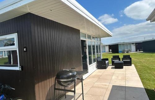 Chichester Ski Chalet | Beautiful Chalet, 18 Cordova, Selsey Country Club