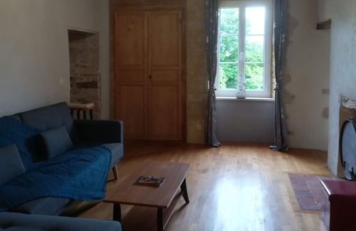 Nicey House | Beautiful charming stone country house with large flat garden of 1800m².