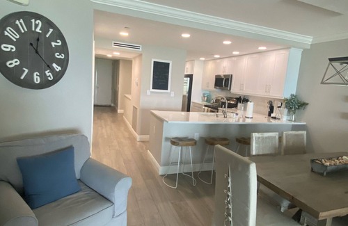 Marco Island Condo | Beautiful condo steps from the beach