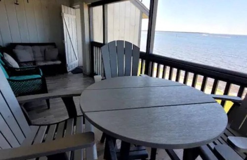 Ruskin Condo | Beautiful Condo with one of the best views of Tampa Bay