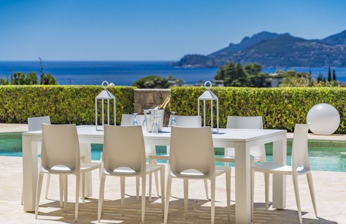 La Croix des Gardes Villa | Beautiful contemporary villa, with splendid panoramic sea view