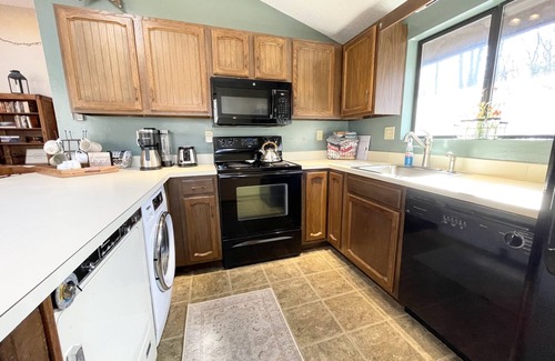 The Woods Cabin | Beautiful Cottage At 'the Woods' Resort, Golf, Spa, Swimming & Resort Amenities