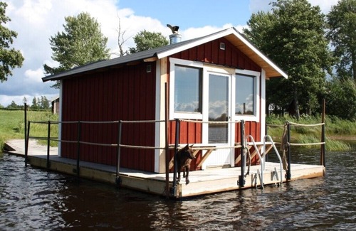 Vrigstad Cottage | Beautiful cottage just a few meters from the lake