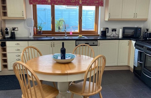 Porthcawl Cottage | Beautiful cottage, newly decorated in the heart of Nottage village