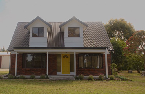 Stieglitz House | Beautiful Cottage on an acre