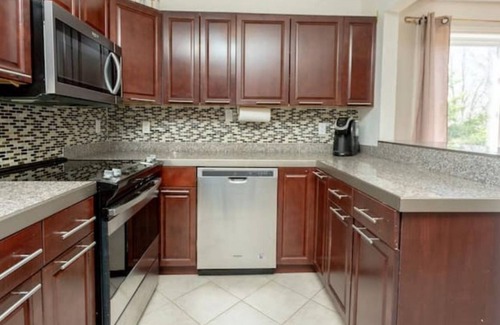 Dashwood Cottage | Beautiful Cottage w/Hot Tub by Grand Bend