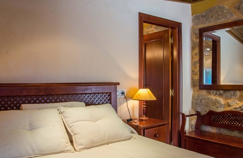 A Lama House | Beautiful Country House with Private Pool