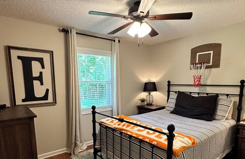 Duncanville House | Beautiful country setting only 11 miles to stadium