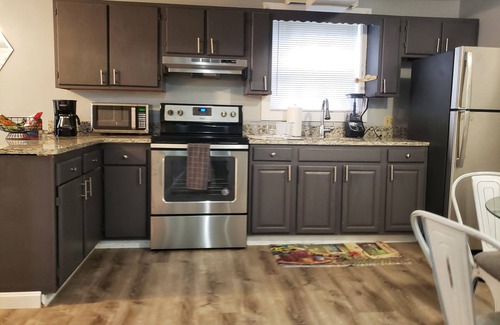 Lynn House | Beautiful Cozy Hill top 1BR near Boston & Salem