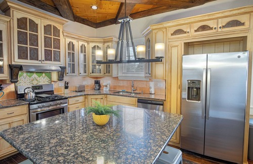 Near East Side Apartment | Beautiful Craftmans 4br/2.5ba Home Near Downtown