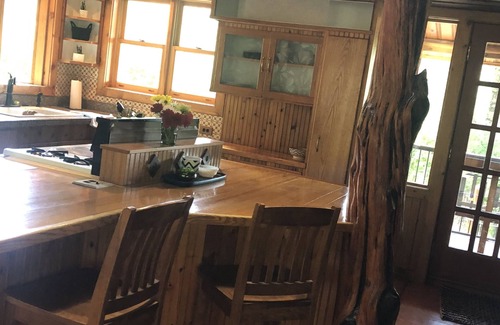 New Castle House | Beautiful creek side log home, lots of open space but only minutes to town.