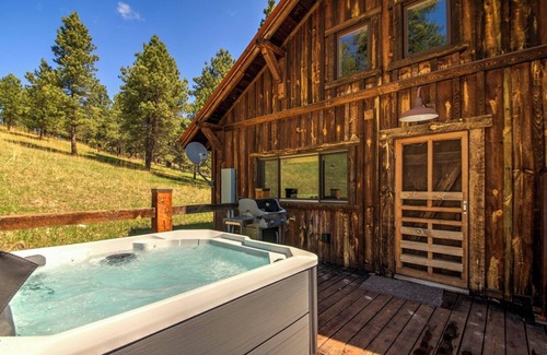 Colonial Pine Hills Cabin | Beautiful Custom Timber Frame Cabin in beautiful Spring Creek Canyon!