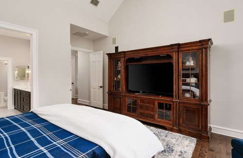 Hudson Bend Villa | Beautiful Custom Villa on Lake Travis with Pool