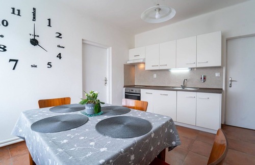 Kolin 2 House | Beautiful private villa for 5 people with WIFI, TV, terrace, pets allowed and parking