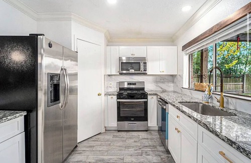 Barker House | Beautiful decorated cozy home