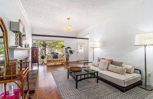 Barker House | Beautiful decorated cozy home