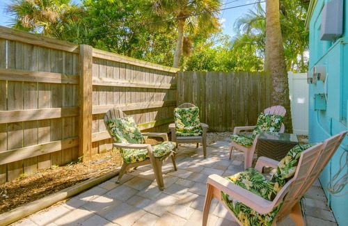 Melbourne Beach Apartment | Beautiful downtown Melbourne Beach renovated apartment one block from the beach!