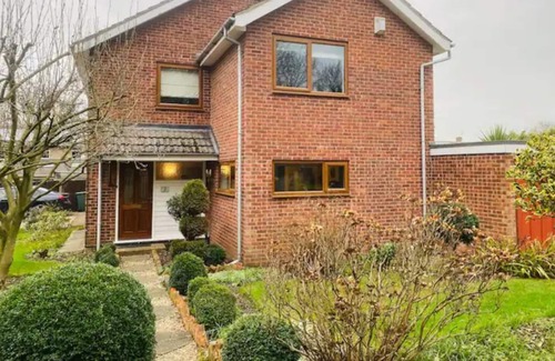 Bingham Other | Beautiful entire 3 bedroom home with secure garden
