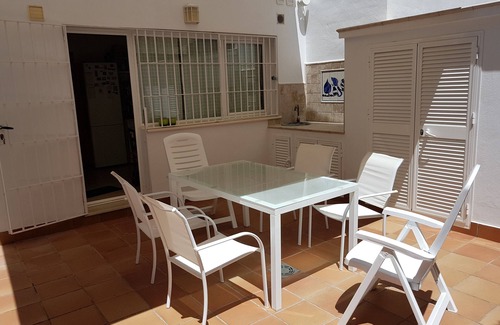 Conil de la Frontera Ski Chalet | Beautiful urb house. private 3 storey garden, wifi, 7 min village and 5 from the beach