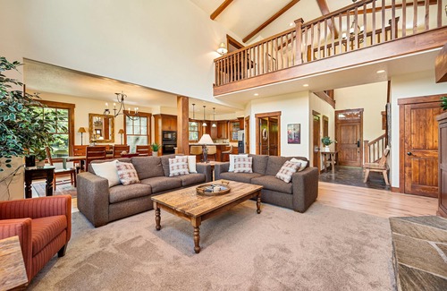 Tamarack House | Beautiful Estate Home|Gas Fireplace|Outdoor BBQ