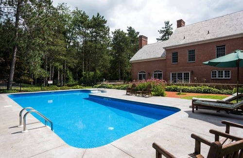 Old Chatham House | BEAUTIFUL ESTATE: POOL, POND, ARCADE, GYM, TRAILS! REDUCED RATE FOR SMALL GROUPS