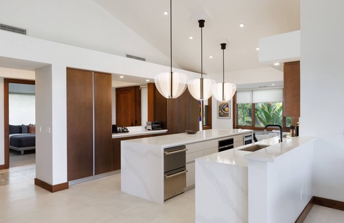 Kaupulehu Condo | Beautiful Fairway Villa 104A at Hualalai w/Resort Pool, AC & Two Golf Carts