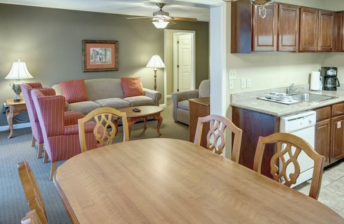 Williamsburg Resort | Beautiful Family-Friendly Resort 2BR/2BA