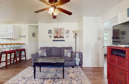 Kingsland House | Beautiful Family House w/WiFi, Central AC, Washer/Dryer & Shared Boat Launch