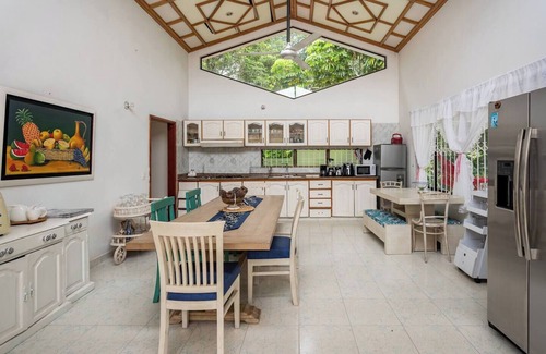 Tena House | Beautiful farm via La Mesa