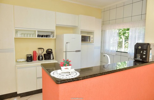 Socorro House | Beautiful farm with sand court and swimming pool for your enjoyment.