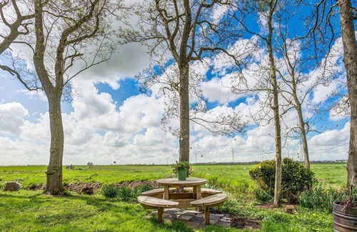 Suwald House | Beautiful farmhouse with a hottub