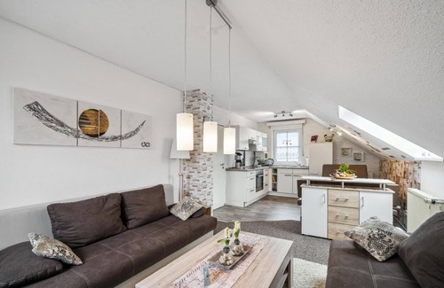 Lutzerath Apartment | Beautiful flat in Lutzerath with terrace