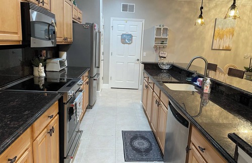 Majestic Palms Condo | Beautiful Fort Myers condo close to the beach! Turnkey with all amenities!