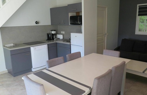 La Bastide-Clairence Apartment | Beautiful apartment for 6 people with pool, WIFI, TV, terrace and pets allowed