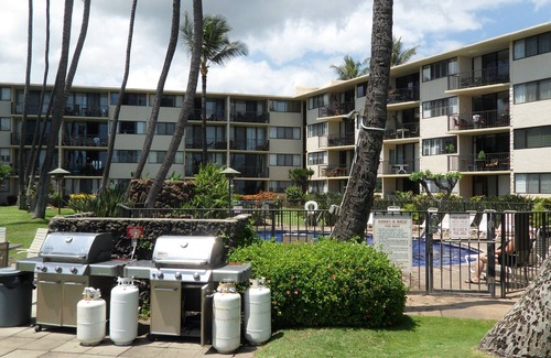 Maalaea Condo | Beautiful fully AC 2 BR/2BA Kanai a Nalu beachfront condo 20 ft from the waves