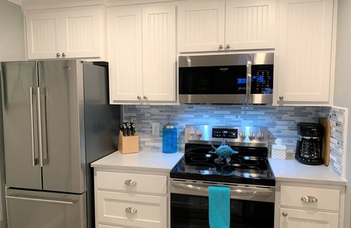 Horseshoe Bay Condo | Beautiful Gated Waterfront Condo in Heart of Horseshoe Bay, Boat Docks and WIFI