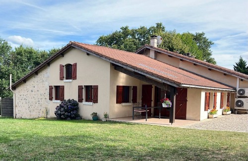 Boresse-et-Martron Cottage | Beautiful gîte in the tranquil french countryside