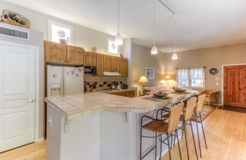 Civano House | Beautiful Green Rincon Foothills Home