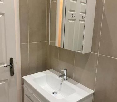 Church End Apartment | Beautiful ground floor flat