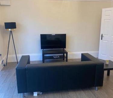 Church End Apartment | Beautiful ground floor flat
