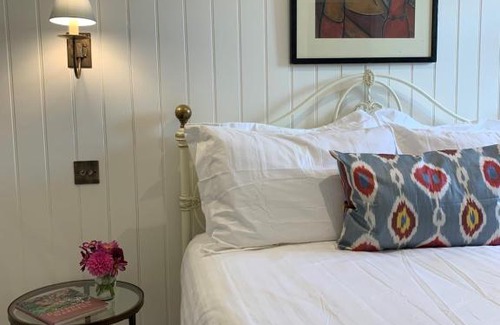 Sibford Gower House | Beautiful guest house in a Cotswolds village