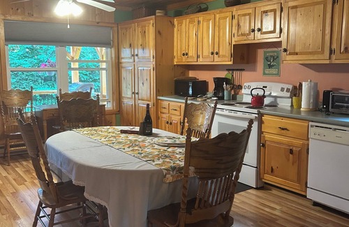 Lincolnville House | Beautiful Heated Cottage by Pitcher Pond - 3 gorgeous acres - Sleeps 4
