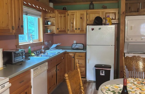 Lincolnville House | Beautiful Heated Cottage by Pitcher Pond - 3 gorgeous acres - Sleeps 4