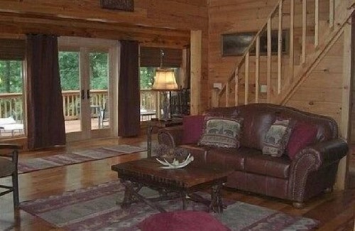 Cedar Cliff House | Beautiful Hillside Lodge