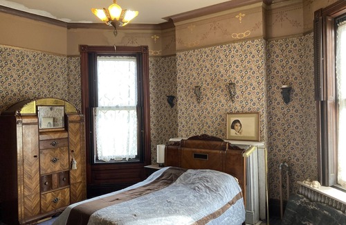 Clifton Heights Apartment | Beautiful historic home! Close to UC & OTR. 2nd Floor Apartment