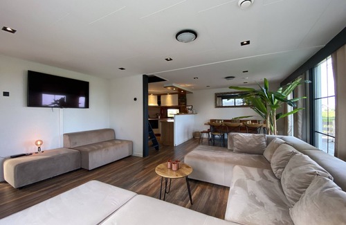 Garderen House | Beautiful holiday home with wellness and views